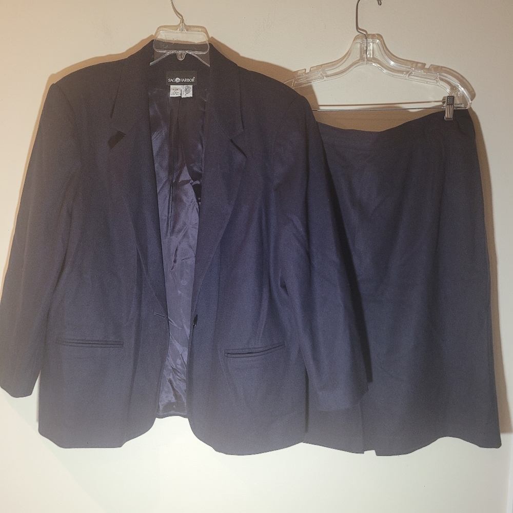COPY - Sag Harbor Women's Wool Lined Navy Blue Skirt Suit Size 18.